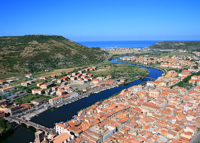 酒店 Palazzo Pischedda 博萨